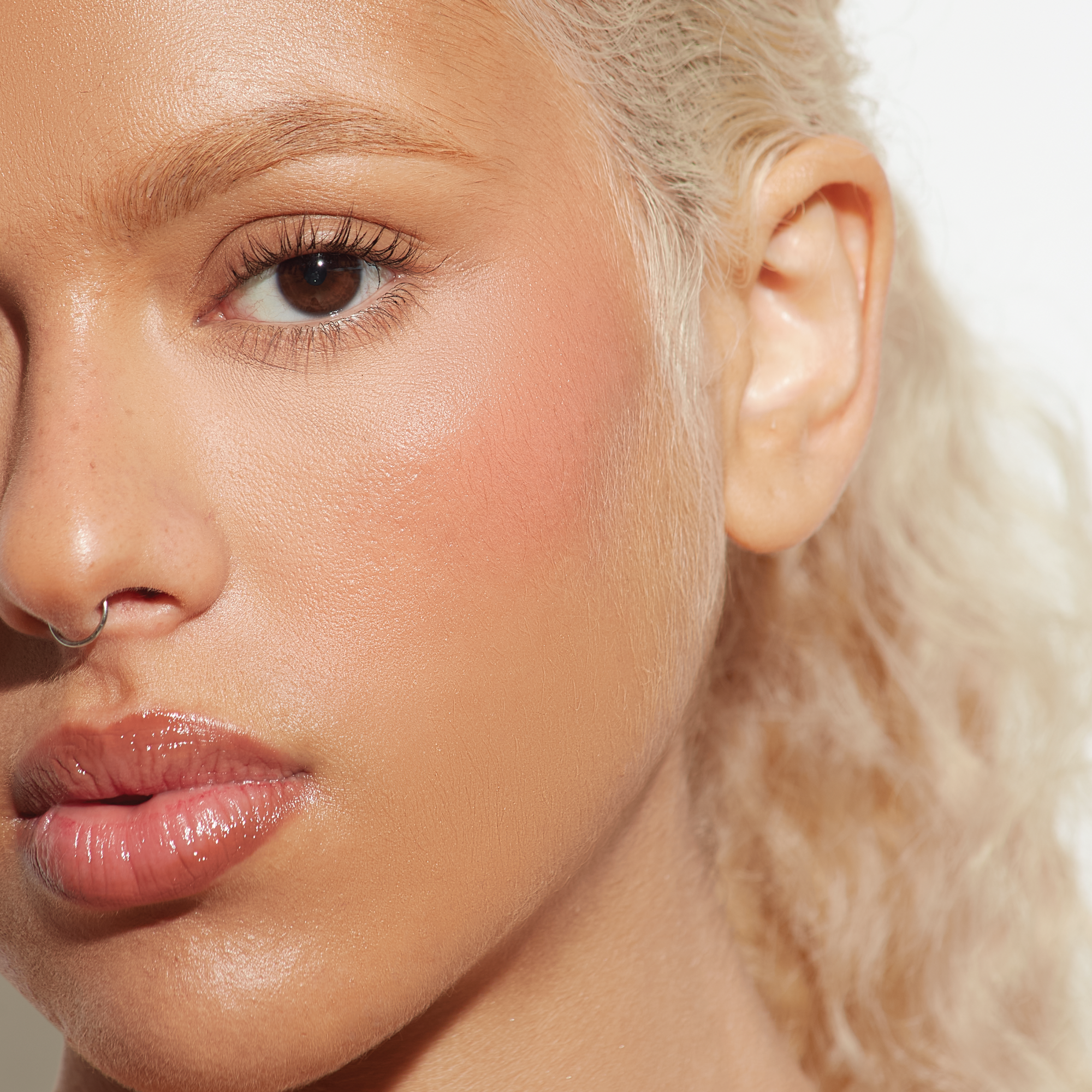 #color_blonde